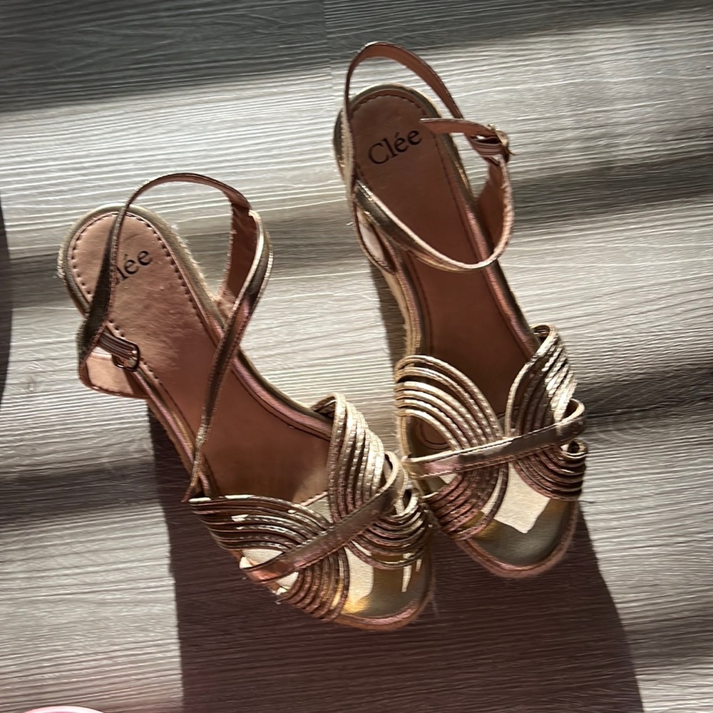 Gold Wedges